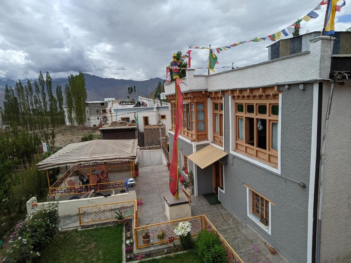 Chandan Guest House Leh Exterior foto